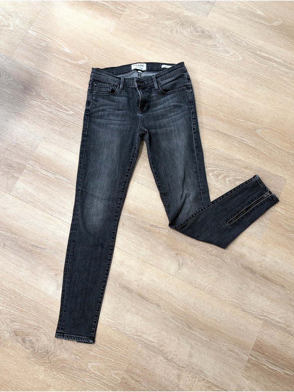 Frame Denim Skinny Jeans in Faded Black